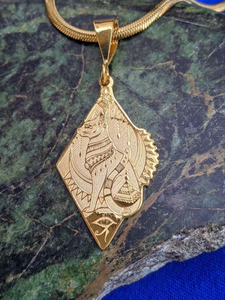 سلسلة باستت محفورة